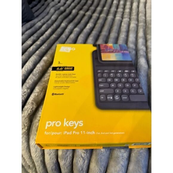 Zagg pro keys keyboard tablet case/stand apple ipad pro - Picture 6 of 11